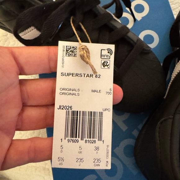 Adidas Superstar 82 Black Sneakers - Picture 6 of 7